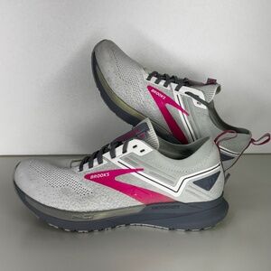 Brooks Ricochet 3 Women’s Running Shoes – White/Ice Flow/Pink – Size 9.5